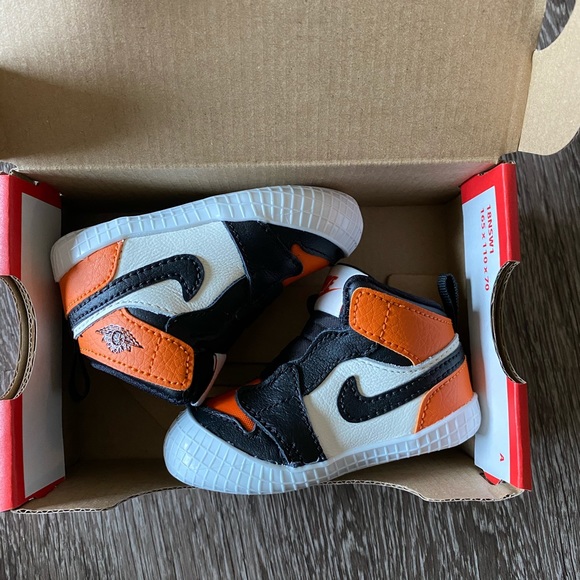 🚫SOLD🚫 NIKE Baby Air Jordan size 3C - Picture 6 of 7